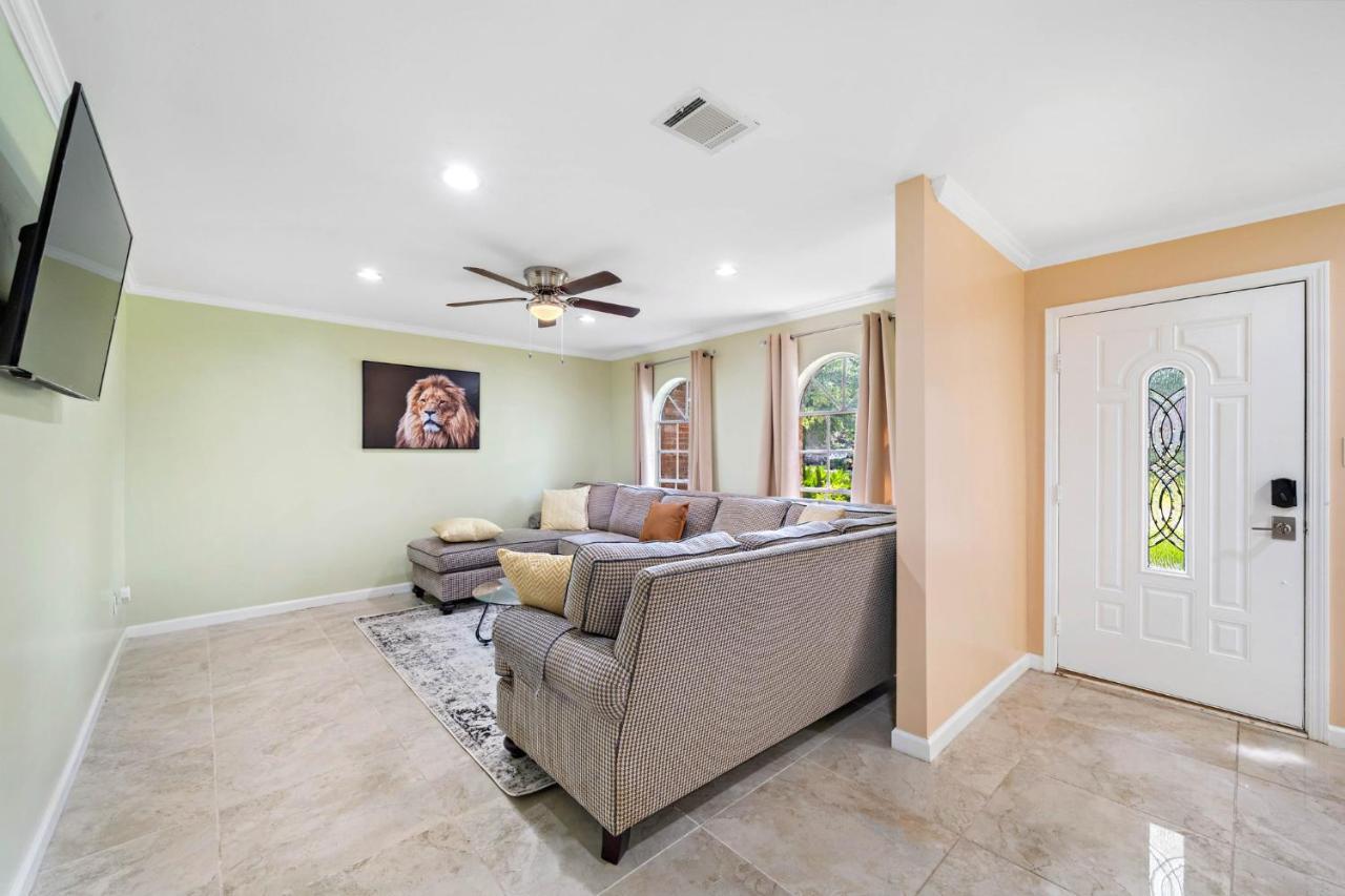 Villa Pool Oasis Games Wifi Bbq Yard Sleep 16 Houston Exterior foto