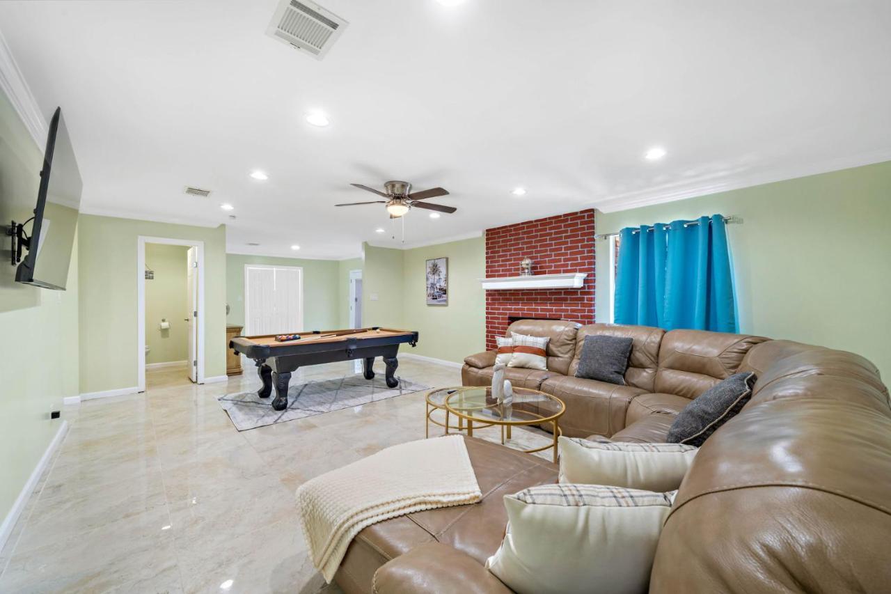 Villa Pool Oasis Games Wifi Bbq Yard Sleep 16 Houston Exterior foto