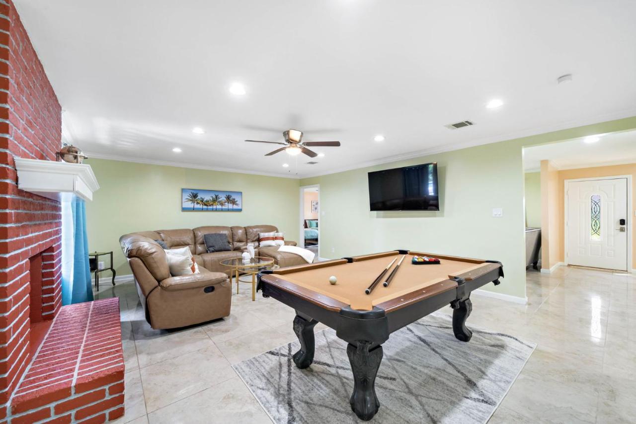 Villa Pool Oasis Games Wifi Bbq Yard Sleep 16 Houston Exterior foto