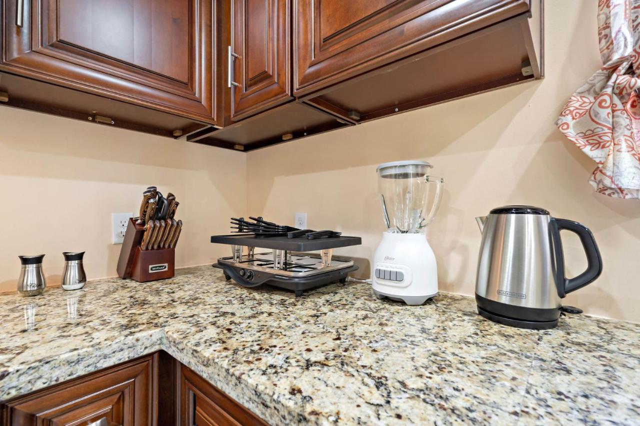 Villa Pool Oasis Games Wifi Bbq Yard Sleep 16 Houston Exterior foto