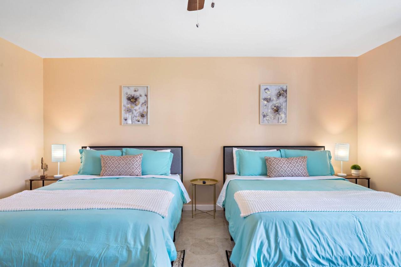 Villa Pool Oasis Games Wifi Bbq Yard Sleep 16 Houston Exterior foto