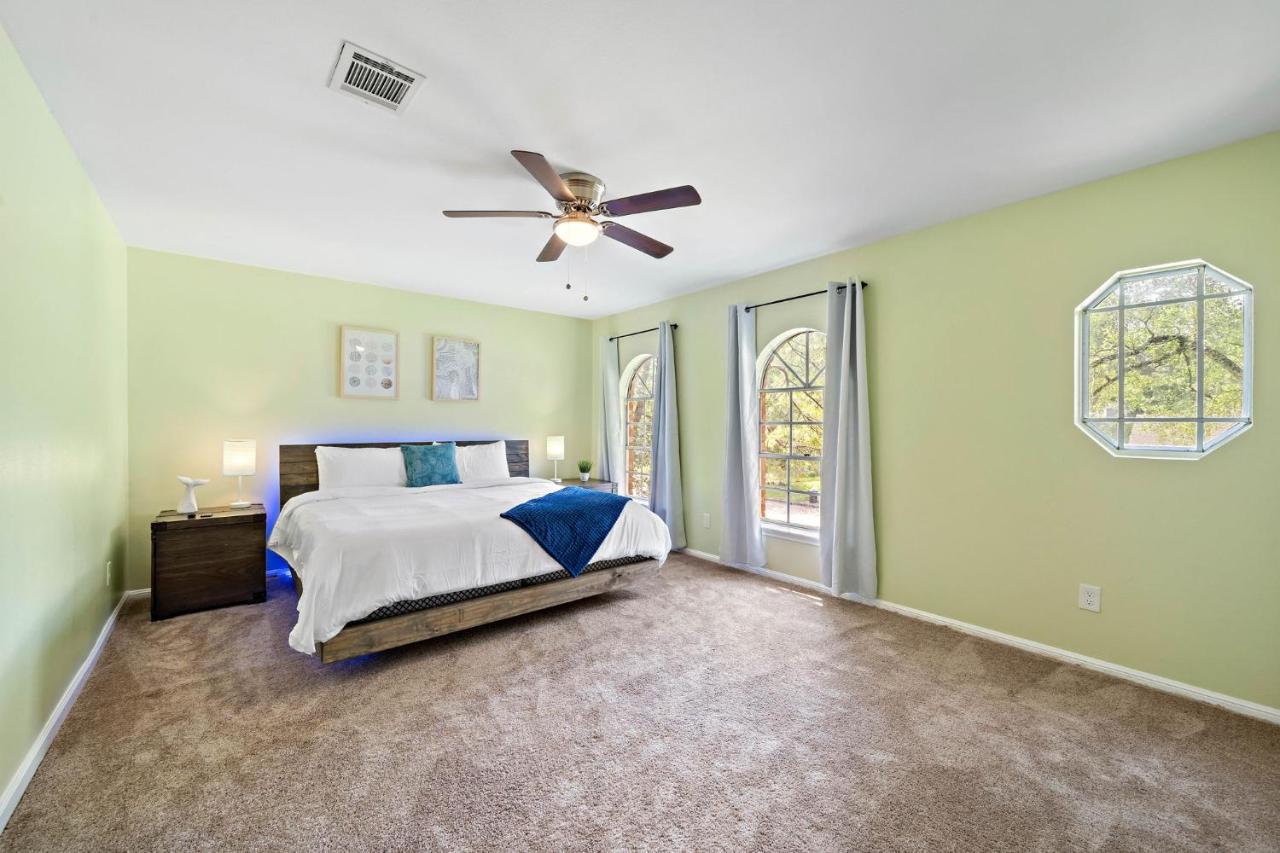 Villa Pool Oasis Games Wifi Bbq Yard Sleep 16 Houston Exterior foto