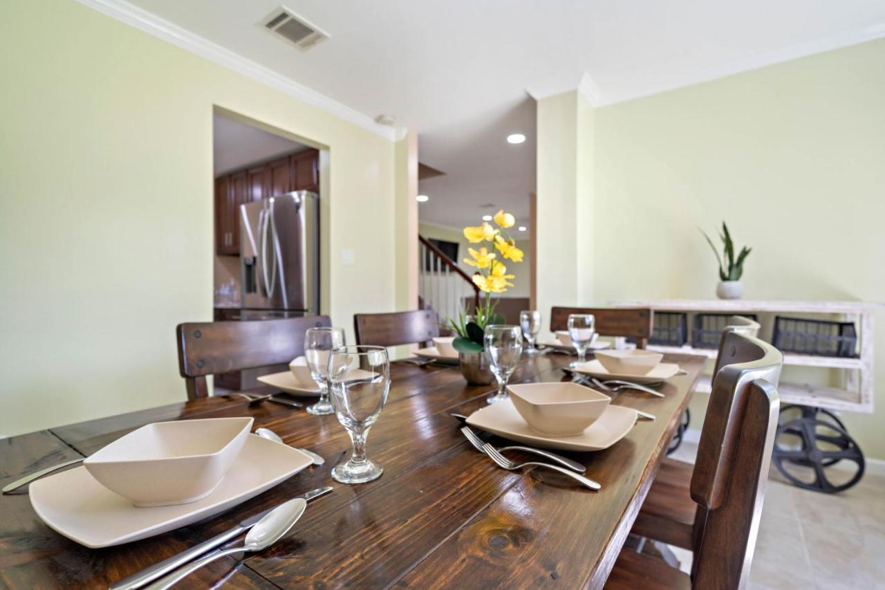 Villa Pool Oasis Games Wifi Bbq Yard Sleep 16 Houston Exterior foto